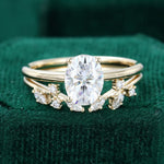 Load image into Gallery viewer, Minimalist Oval Cut Moissanite Bridal Ring Set With Leaf Band