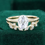 Load image into Gallery viewer, Minimalist Oval Cut Moissanite Bridal Ring Set With Leaf Band
