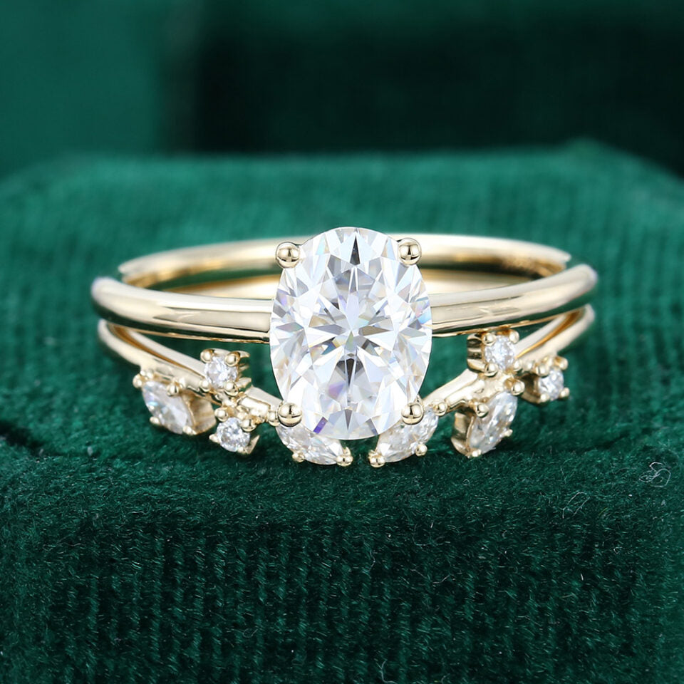 Minimalist Oval Cut Moissanite Bridal Ring Set With Leaf Band