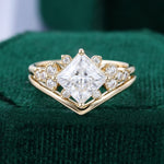 Load image into Gallery viewer, Princess Cut Moissanite Bridal Ring Set With Side Stone
