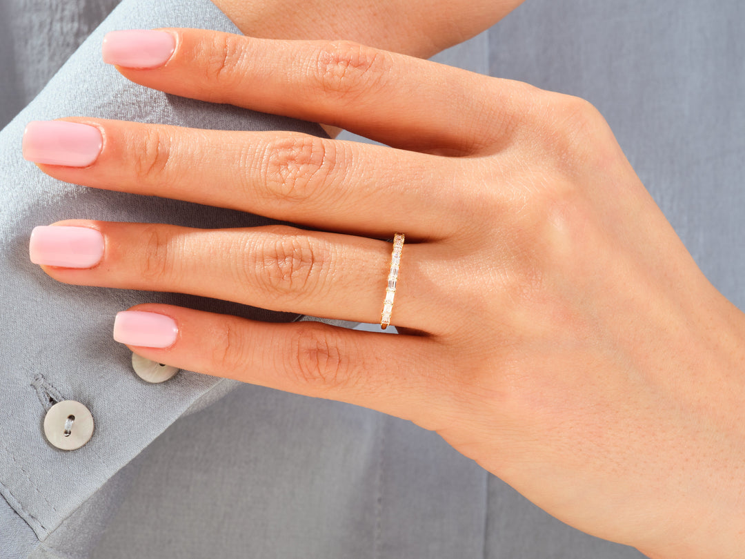Horizontal Baguette Moissanite Wedding Band