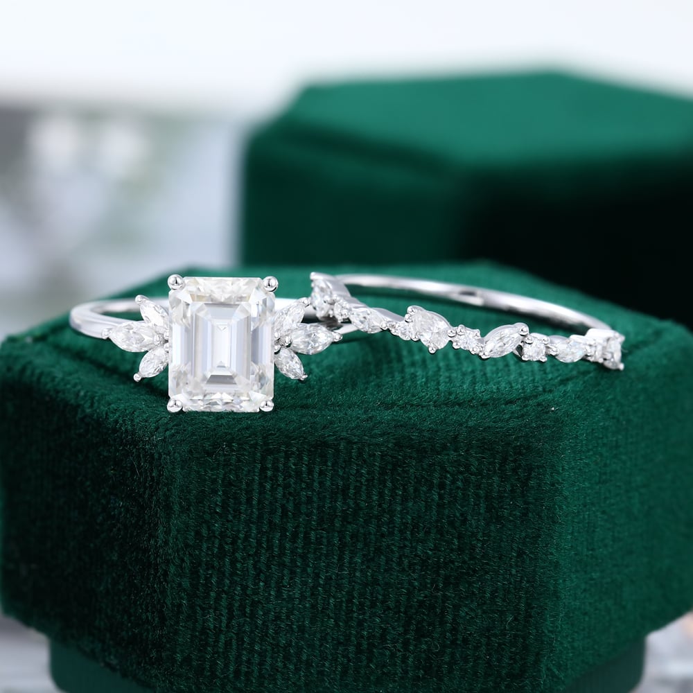 emerald wedding rings sets