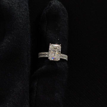 radiant cut diamond ring​