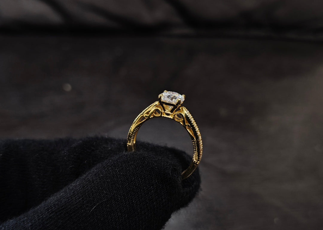 vintage round diamond ring​
