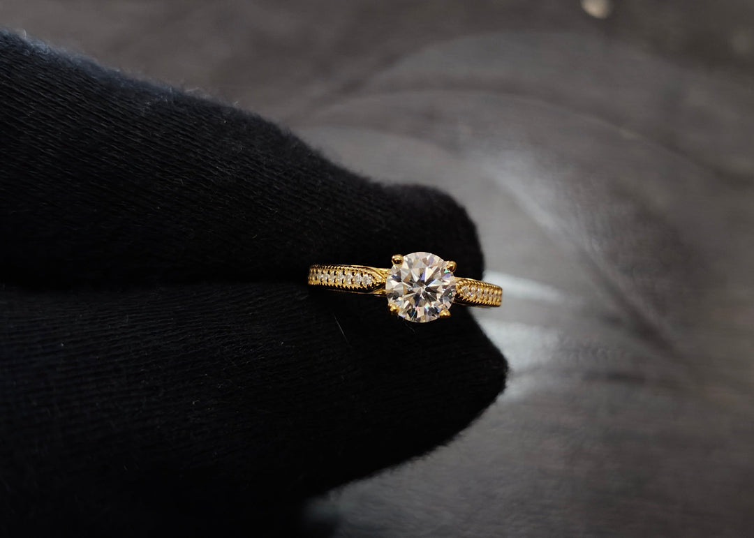 round engagement rings vintage​