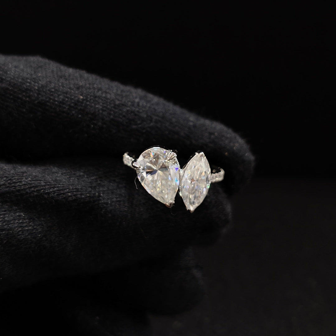 pear shaped diamond ring​