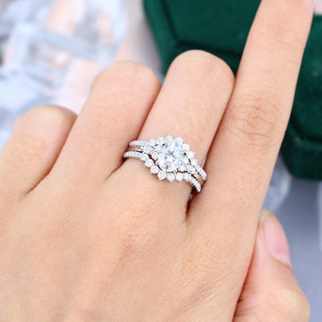 3PCS Oval Cut Moissanite Cluster Bridal Ring Set In White Gold
