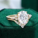 Load image into Gallery viewer, Yellow Gold Oval Cut 3ct Moissanite Bridal Ring Set
