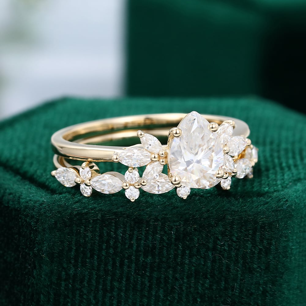 Unique Bridal Ring Set Pear Cut Moissanite Engagement Ring With Petal Band