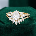 Load image into Gallery viewer, Yellow Gold Pear Shaped Moissanite Wedding Set
