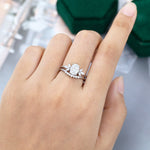 Load image into Gallery viewer, White Gold Oval Cut Moissanite Wedding Set

