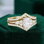 Load image into Gallery viewer, Vintage Double Bands Oval Cut Moissanite Bridal Ring Set

