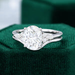 Load image into Gallery viewer, White Gold 3CT Oval Cut Moissanite Bridal Ring Set
