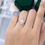 Load image into Gallery viewer, White Gold Oval Moissanite Engagement Ring Set
