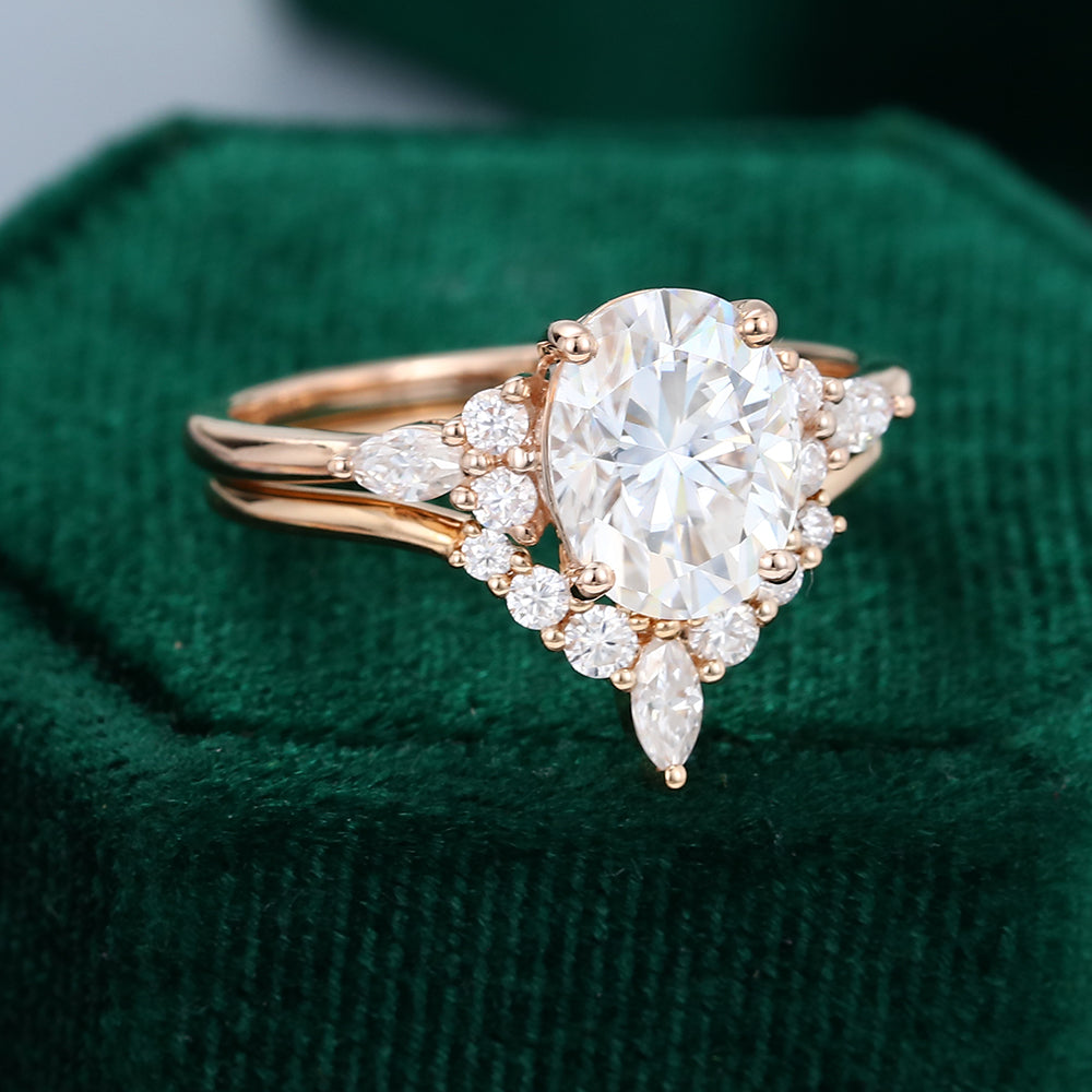 Rose Gold Oval Cut Moissanite Bridal Ring Set