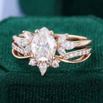 Load image into Gallery viewer, Pear Shaped Moissanite Crown Ring Set
