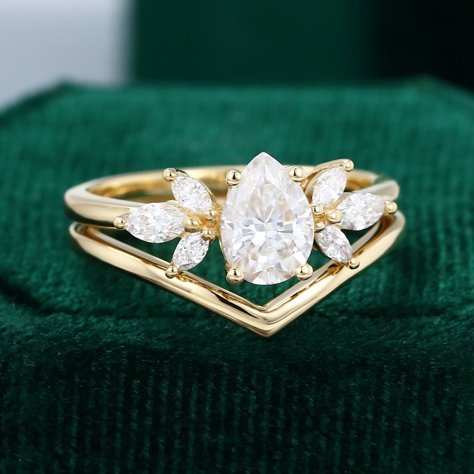 Pear Shaped Moissanite Cluster Engagement Ring With Plain Curved Wedding Band Bridal Set