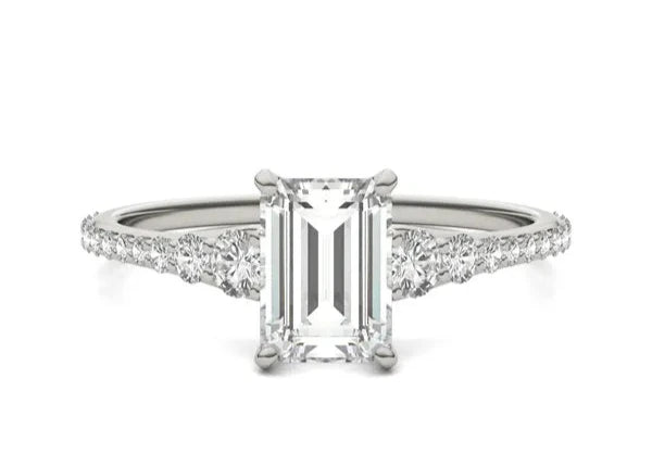Emerald Signature Graduated Side Stone Engagement Ring