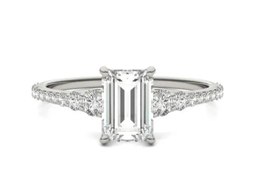 Emerald Signature Graduated Side Stone Engagement Ring