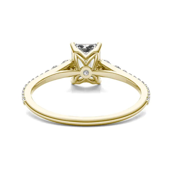 Emerald Signature Graduated Side Stone Engagement Ring