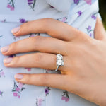 Load image into Gallery viewer, Round Brilliant and Emerald Toi et Moi Engagement Ring
