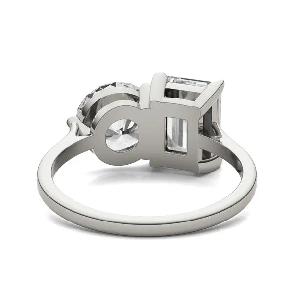 Round Brilliant and Emerald Toi et Moi Engagement Ring