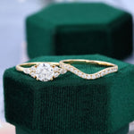 Load image into Gallery viewer, Round Cut Moissanite Vintage Bridal Ring Set

