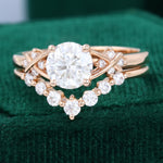 Load image into Gallery viewer, round cut moissanite engagement ring