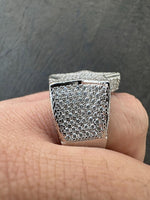 Load image into Gallery viewer, Iced Out Star Ring
