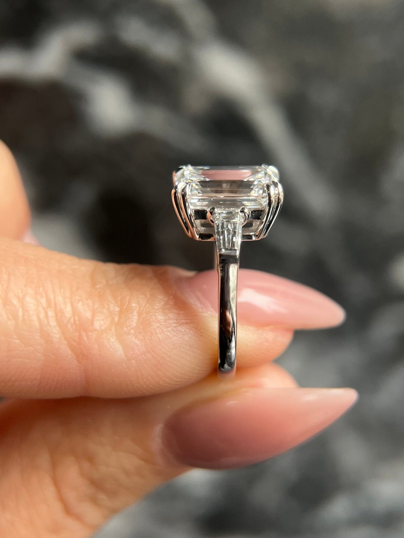 Emerald Cut 4.50 carat Rare D Color VVS2 Clarity IGI Certified Lab Grown Diamond Three Stone Engagement Ring, Side Baguettes 18k Gold image 4
