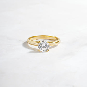 gold round diamond wedding ring