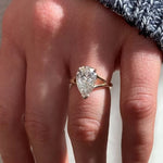 Load image into Gallery viewer, Large 3 carat Pear Shaped Moissanite Engagement Ring, 14k Gold Pear Cut Split Shank Engagement Wedding Ring Tear Drop Solitaire Diamond Ring image 2