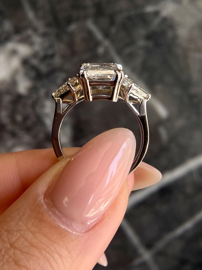 Radiant Cut 5.5 carat IGI Certified E Color VVS2 Clarity Lab Grown Diamond Three Stone Engagement Ring Side Kite Cut Diamonds 18k Gold image 3