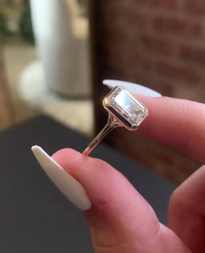 Emerald Cut 2.5ct Lab Diamond Solitaire Ring, Bezel Set Solid Gold, Modern Elegance image 5