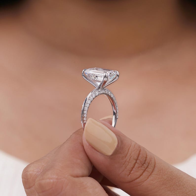 Lab Grown Diamond Solitaire 18K Solid Gold Ring for Engagement and Wedding flaunting Emerald cut Diamond