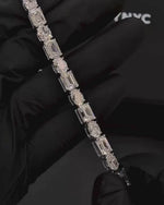 Load and play video in Gallery viewer, 6 MM Emerald &amp; Oval Moissanite Diamond Tennis Bracelet