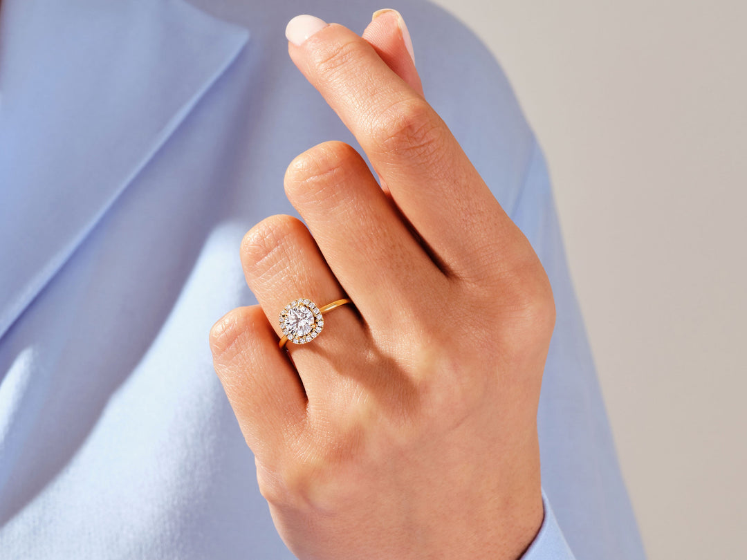 round diamond engagement ring halo