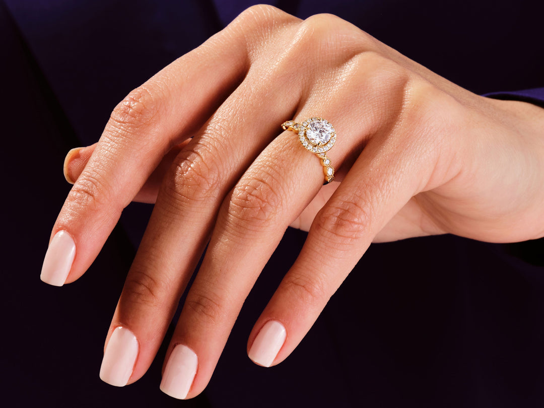 round diamond engagement ring gold